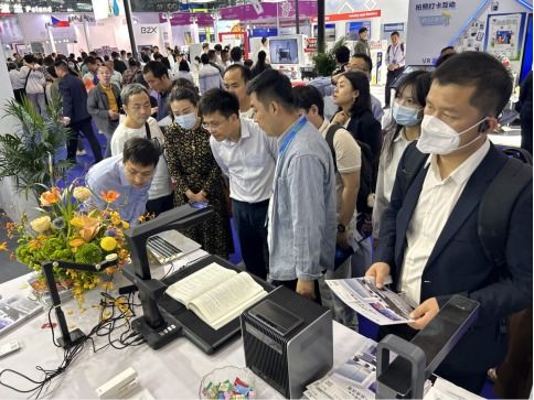 成者CZUR携创新产品亮相第25届高交会，StarryHub会议星成焦点，引领档案数字化新浪潮